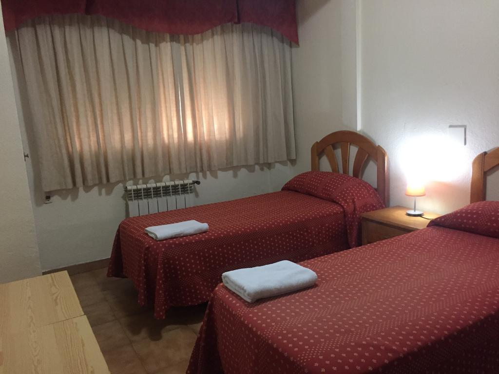 Hostal Jacinto Алькала-де-Енарес Екстер'єр фото